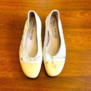 GUC Paul Mayer Leather Flats size 5 1/2 B